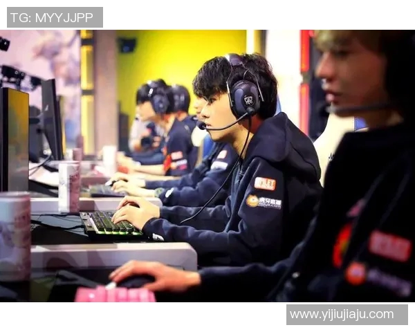 2026电竞新闻FPX战队在英雄联盟耐力排名中创下新高展现强大实力与团队协作 2026电竞新闻FPX战队在英雄联盟耐力排名中创下新高展现强大实力与团队协作